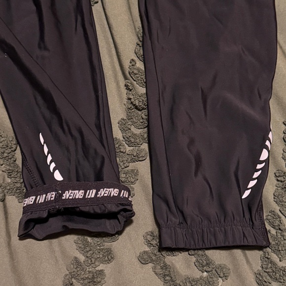 Women's Padded Cycling Capris Leggings - Picture 7 of 10